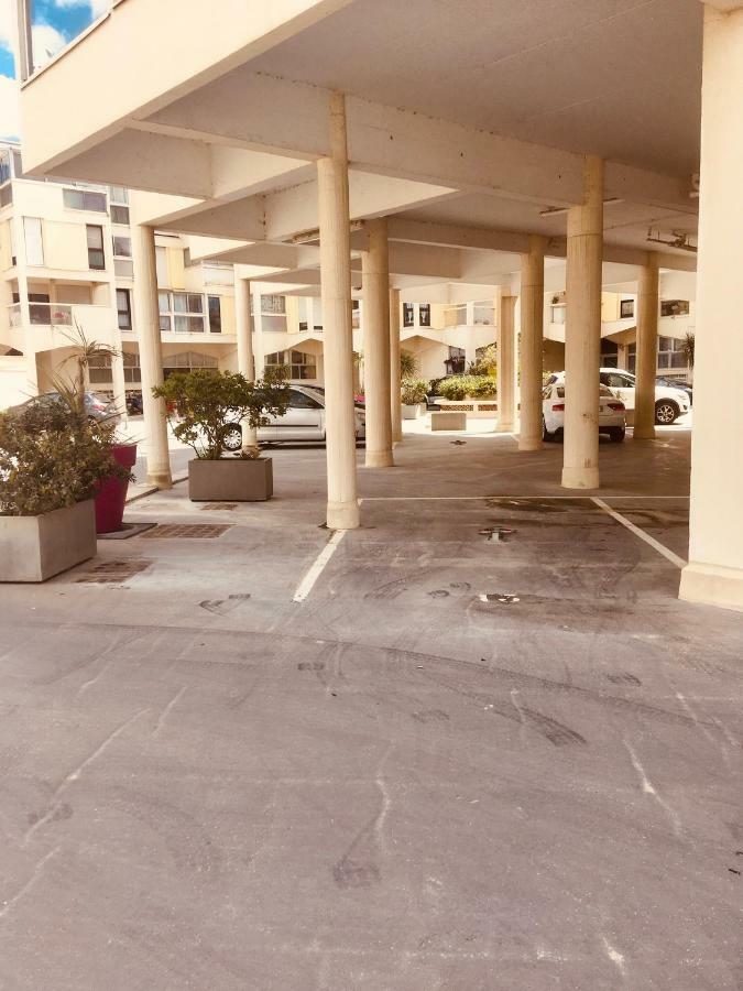 P1 Vue Mer 1ère ligne 33M2 pour 4 pers + véranda + parking La Grande Motte Extérieur photo